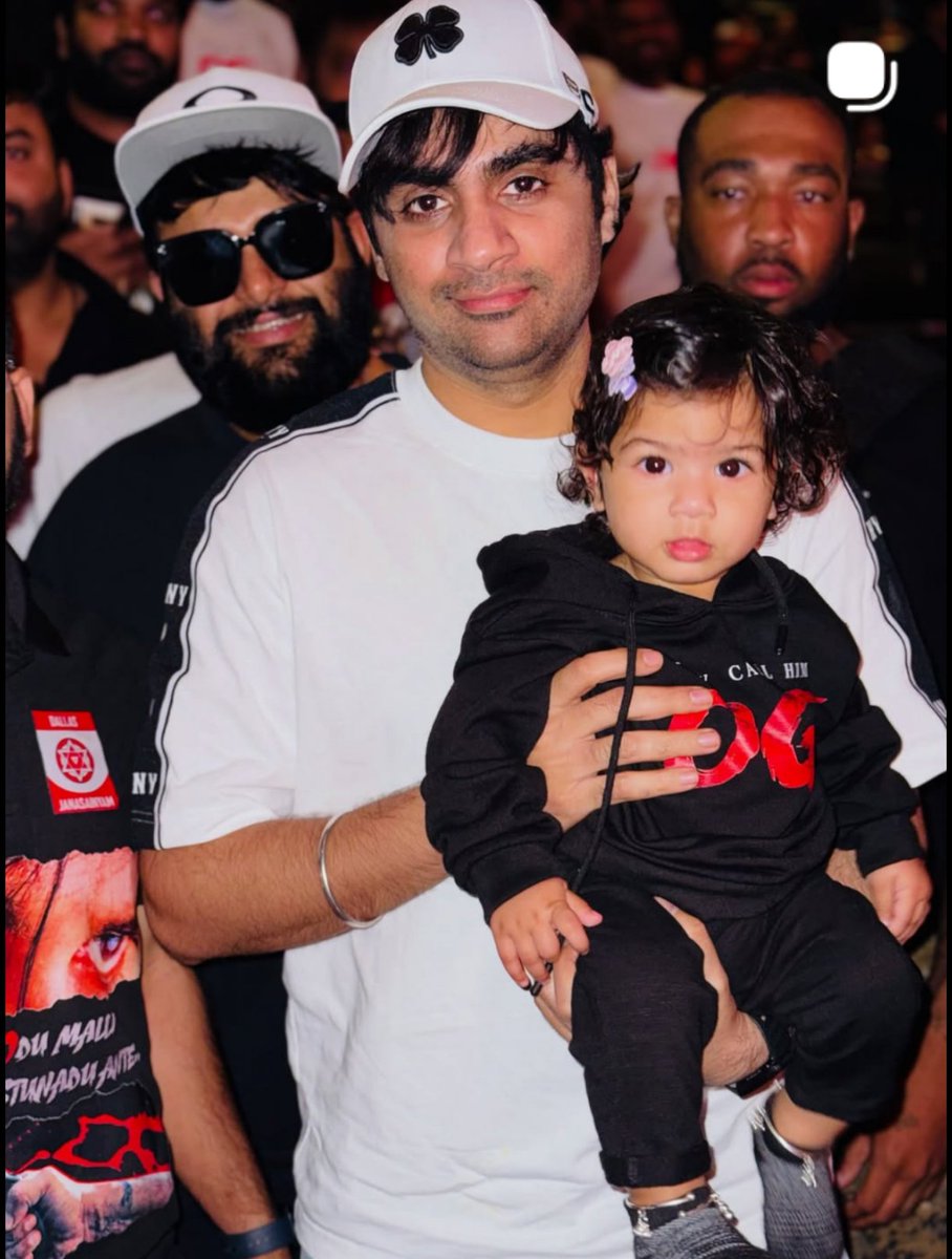 Sujeethfanpage's tweet image. #OG memories little fan🫶 with @Sujeethsign anna ❣️🤗