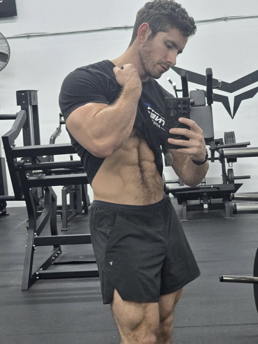 DerrickHenryFit tweet media