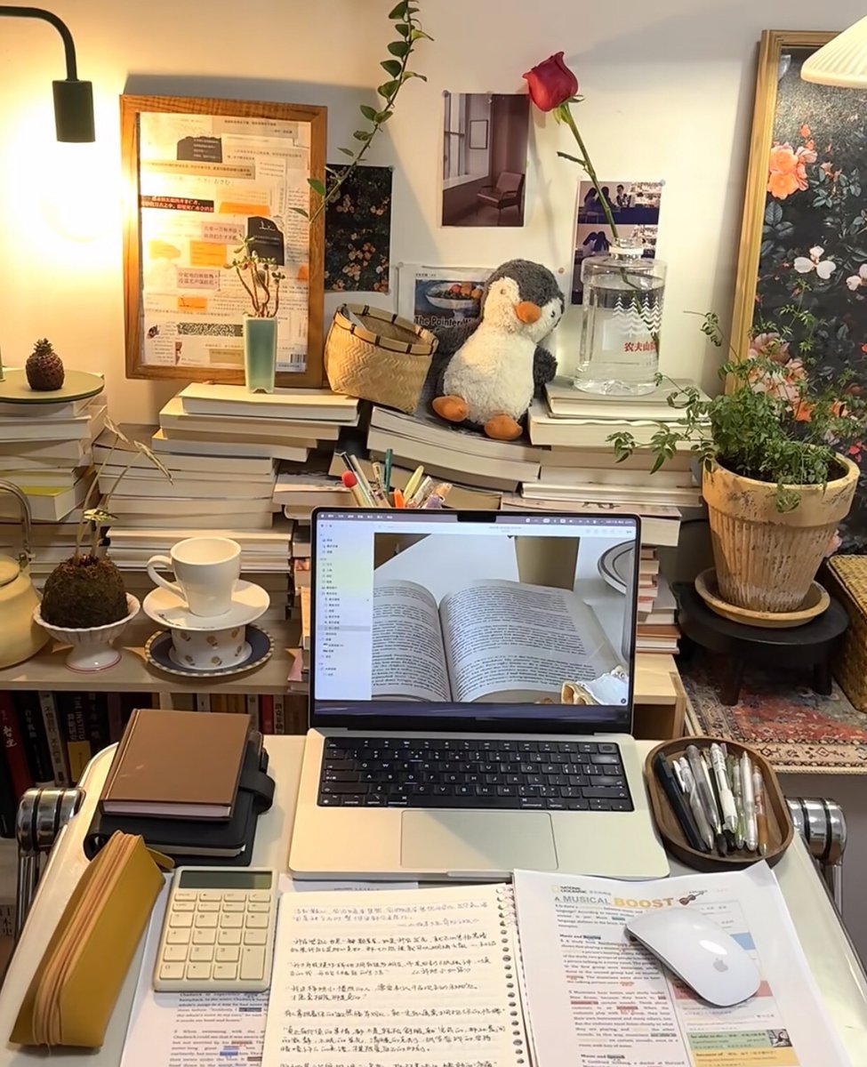 d992cfc59efc432's tweet image. Just wrapped up a team sync, jotted down 3 action items, and sipped 2 cups of coffee—productive morning so far!  #WorkLife #DailyWin