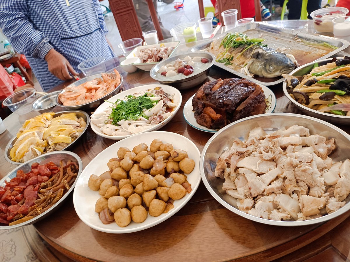 LindaVenter3's tweet image. Cozy Sunday with the fam—pancakes + board games = perfect slow day  #FamilyTime #SlowLiving