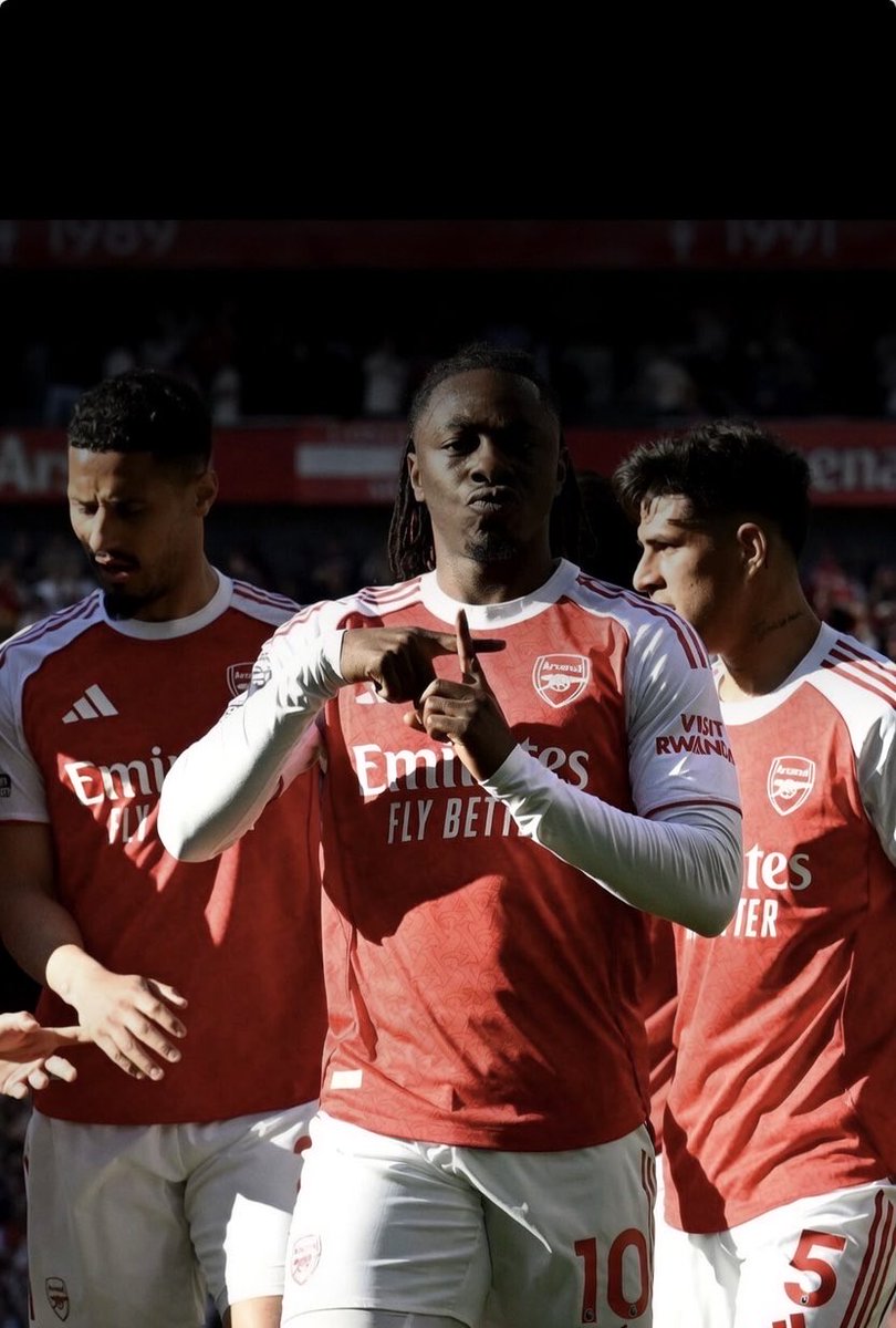 Sip_Sport's tweet photo. A very good morning to all Arsenal fans. It feels good to be back on top, we keep pushing until we lift the 🏆.

This season #EPL is for us. 
Thank you @Arsenal for the win yesterday, we look forward to more.

#COYG https://t.co/y5B3c50HCc