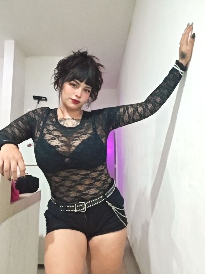 Hannia Lozz tweet media
