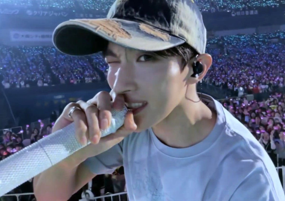 시월🌻 tweet media