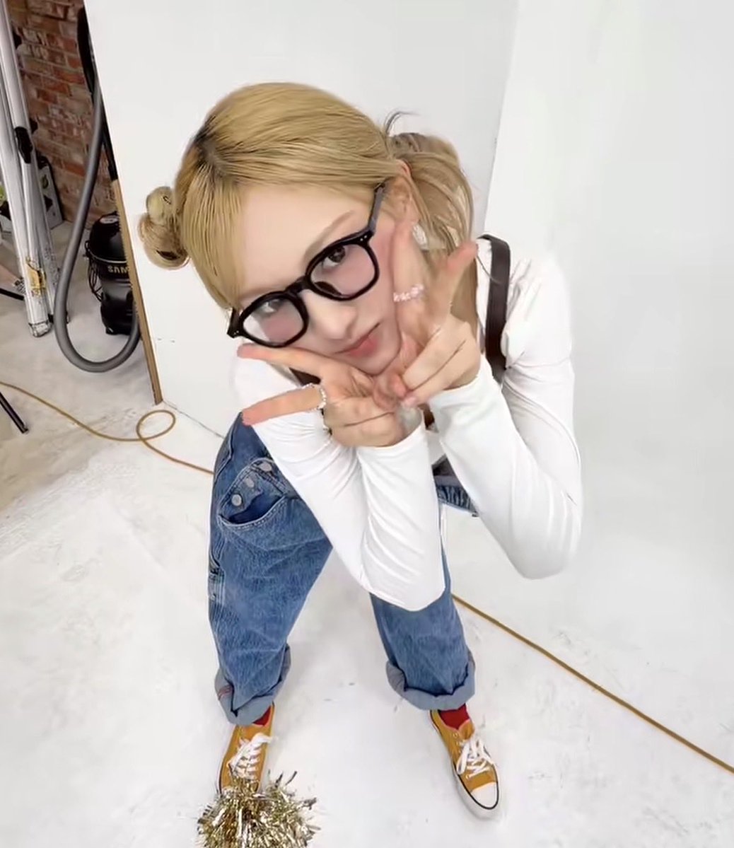 𝘃𝗼𝗻𝗶 tweet media