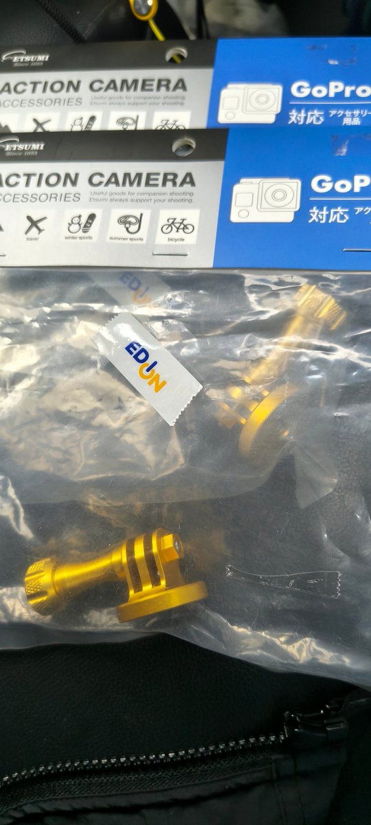 pika_freak's tweet photo. 在庫処分で300円がレジ通したら100円になった https://t.co/QvN1W52mc1