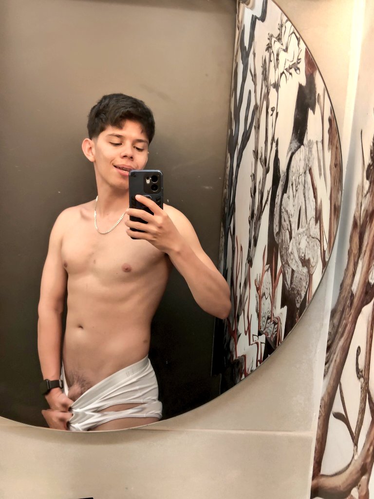Jhoan Velez Model tweet media