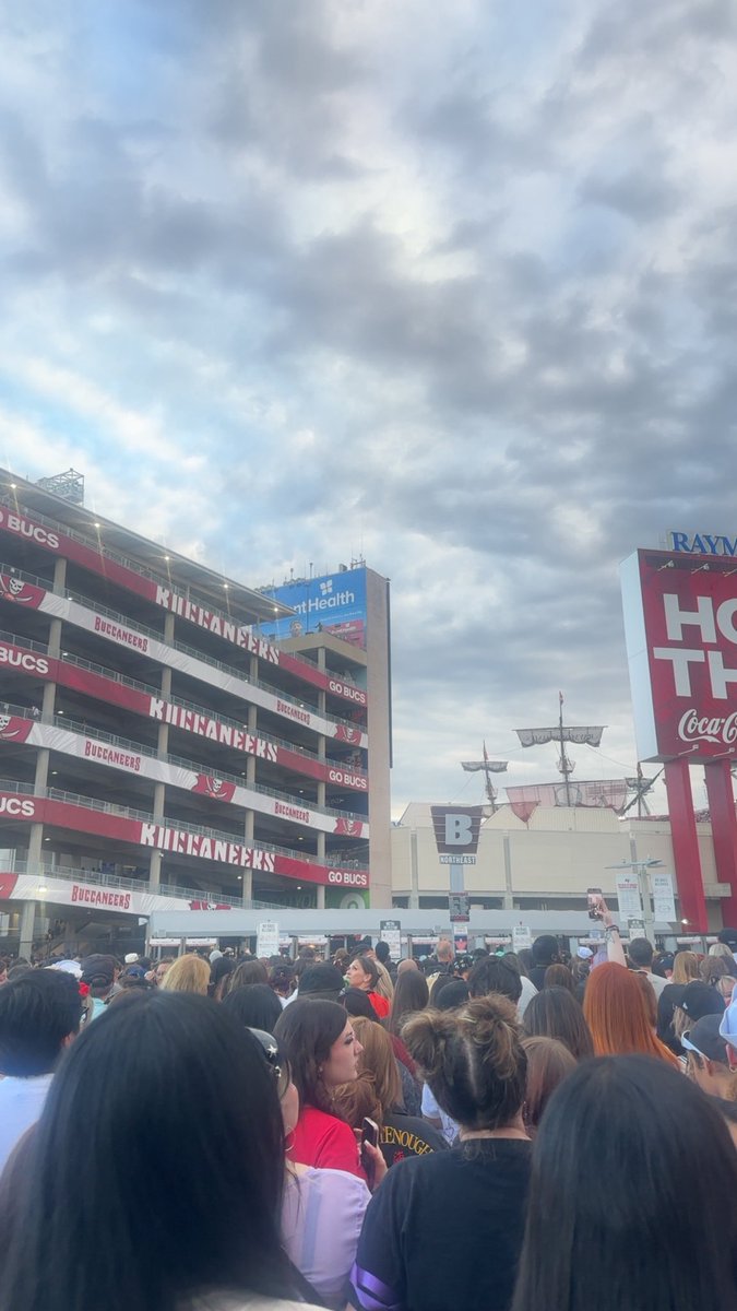 mari - saw bts!!! tweet media