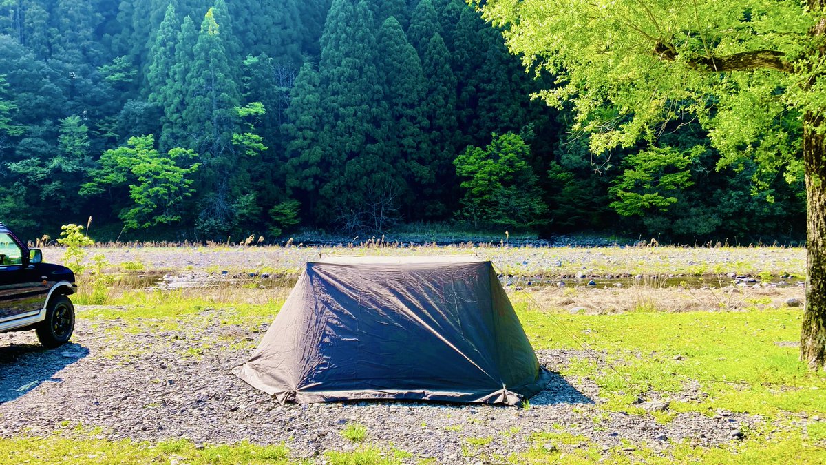 kacky_camp's tweet photo. 昨日今日のソロキャンプ
この間の花見キャンプが忘れられず、また来てしまう
今回は新緑が眩しい
久しぶりに炎幕DXEVOを張る
やっぱり良いテントです
#ソロキャンプ
#炎幕DXEVO
#ウルフアンドグリズリー
#ジムニーjb23
#桑野橋河川公園
#朽木キャンプ場 https://t.co/OyiAsvtqEX