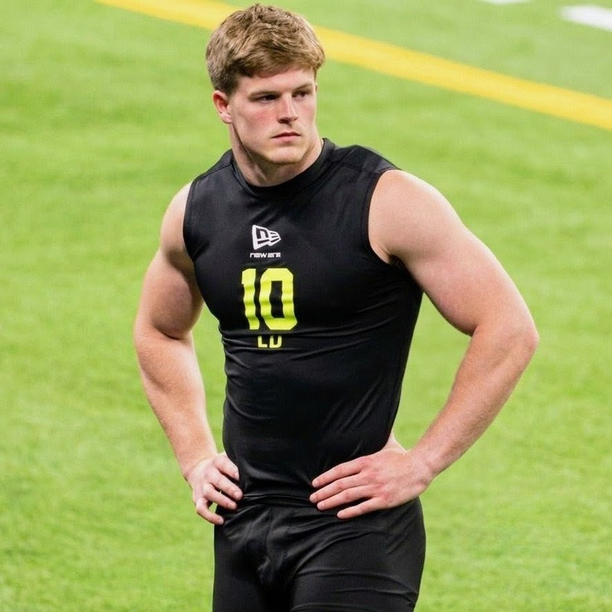 🔥Jake Golday🔥

📏1,94m / 6'4"