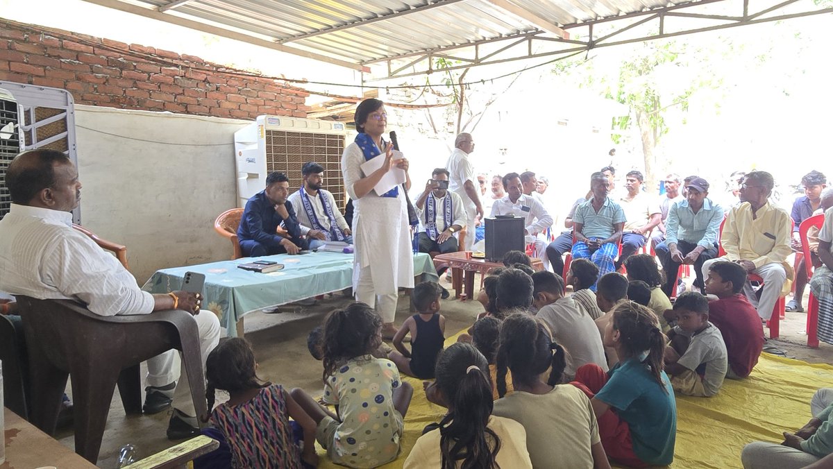 ProfInduChodhry's tweet image. मा० बहन जी के निर्देशानुसार गोपालपुर विधानसभा के सेक्टर एवं बूथ पर समीक्षा कार्यक्रम

#पुराना_दौर_वापस_लाना_है_बीएसपी 
#bsp #2027_में_bsp_सरकार #बसपा