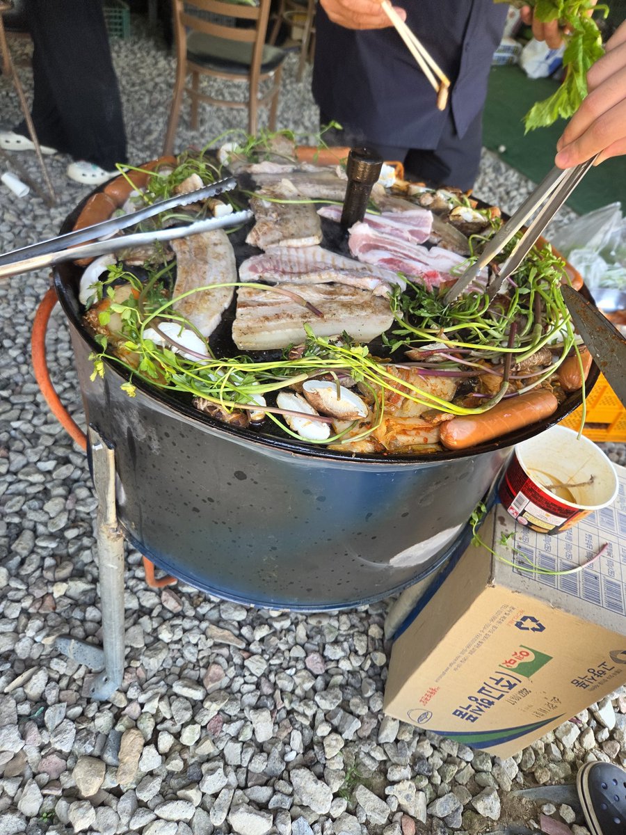 수트곰 tweet media