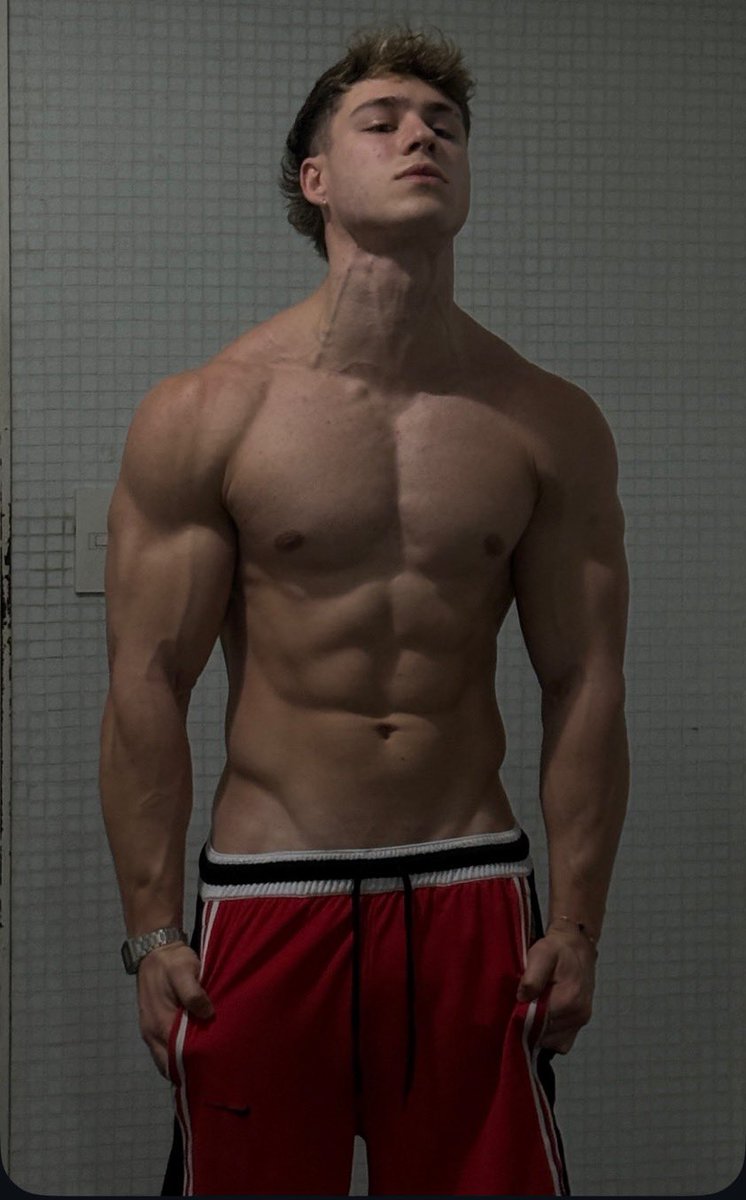 Dumb Jock Bro tweet media