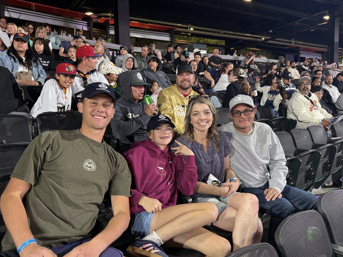 ClarkCountyNV's tweet photo. Home run night! ⚾️ We had an incredible time at Las Vegas Ballpark for #ClarkCounty Employee Family Night with the @AviatorsLV. A huge thank you to our hardworking team and their families for joining us for a great game!
#TogetherForBetter https://t.co/cT4aDrgO9m
