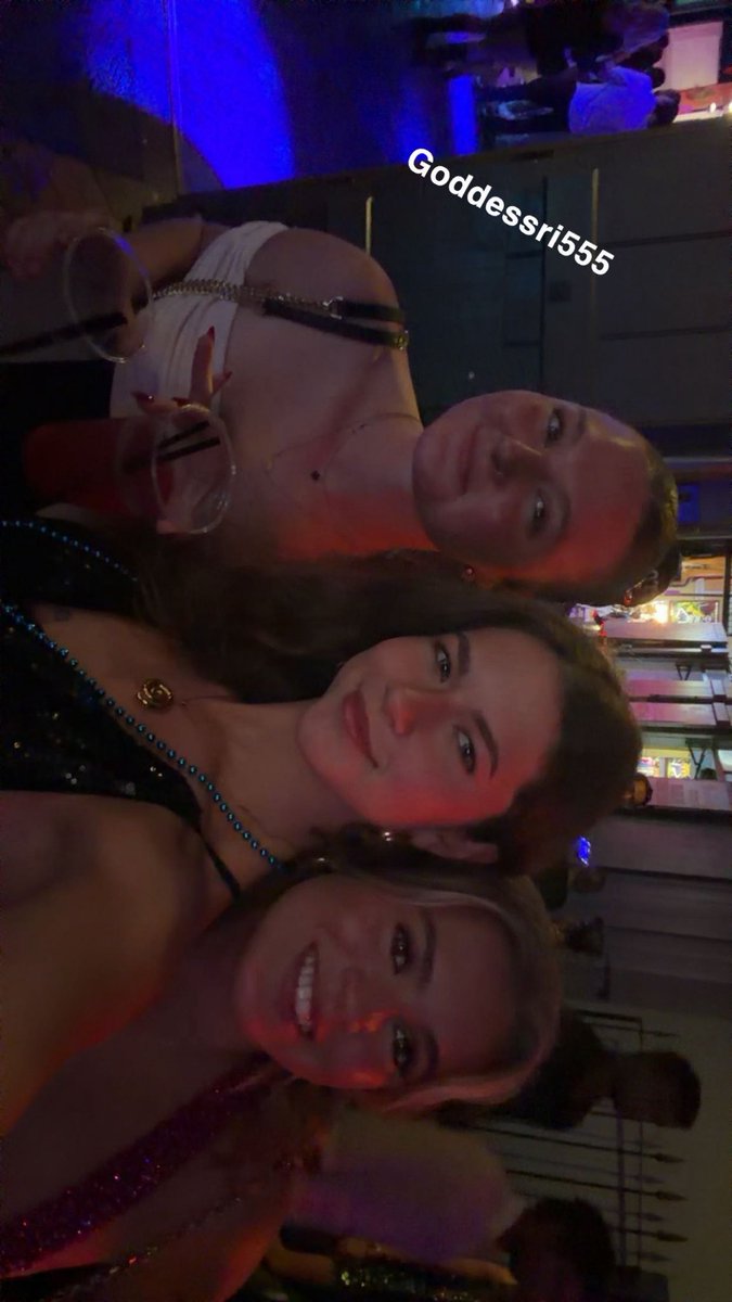 GoddessRi555's tweet photo. Send for drinks all night - it’s a birthdayyy!! ❤️❤️ https://t.co/YVZH2WvpLN