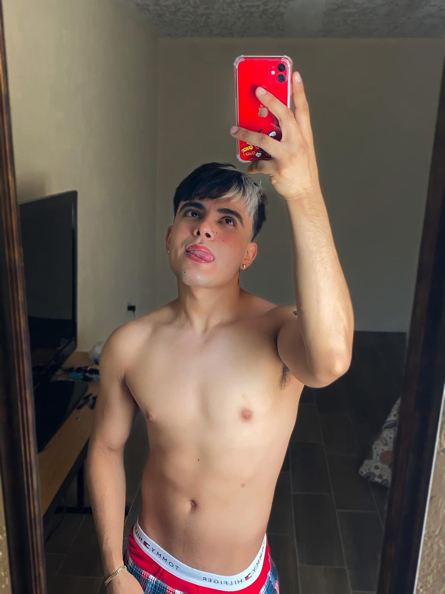RobertoRivegan's tweet photo. Quien para chat hot, mujeres no importa la edad 🫶🏽🫶🏽

#chathot #vergon #casero #nsfwtwtًً https://t.co/0atVUCMaay