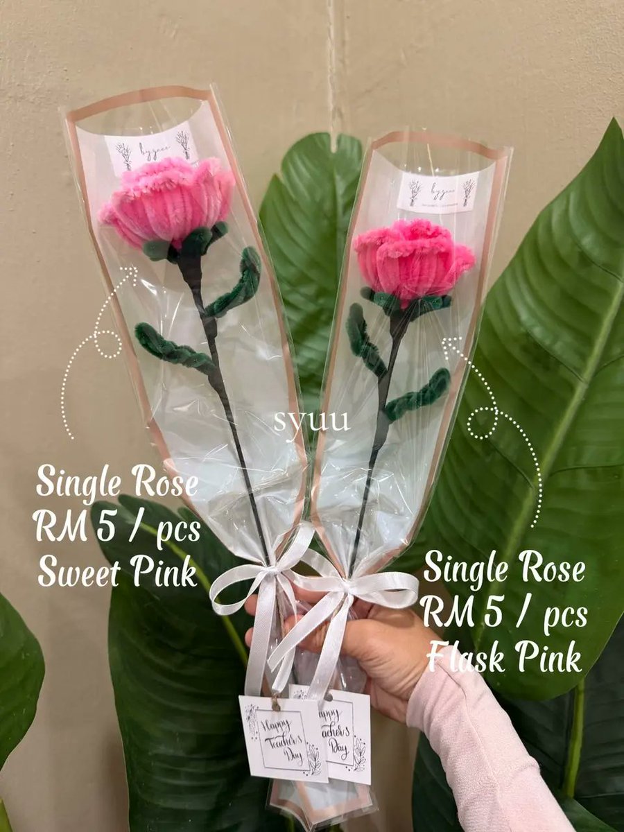syuhashim's tweet photo. OPEN ORDER FOR HARI GURU 2026 ✨
Single Flower &amp; Bear Kawat Bulu 
📌 Pre-order only (no urgent ❌)
📌 Can request other colours (depends on available)
📌 Postage Semenanjung only
📌 Booking with full payment only !!

Nak order? Boleh direct DM sy tau 🫶 https://t.co/U7ldhxBkMG