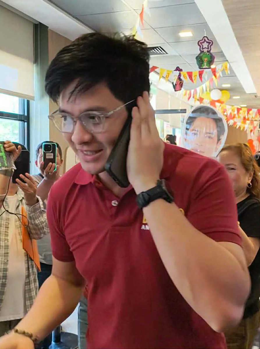 MORE shots of our dearest Owner Operator! 🥰

Arrival of MR. ALDEN RICHARDS 😍❤️💛

Happy 7th Anniversary

<a href="/aldenrichards02/">Alden Richards</a>  <a href="/TheFaulkersonBH/">McDonald’s Biñan Highway</a> 
#ALDENxMBHTurns7 
#McDoNiALDEN 
ALDENxMcDo BinanHway7th