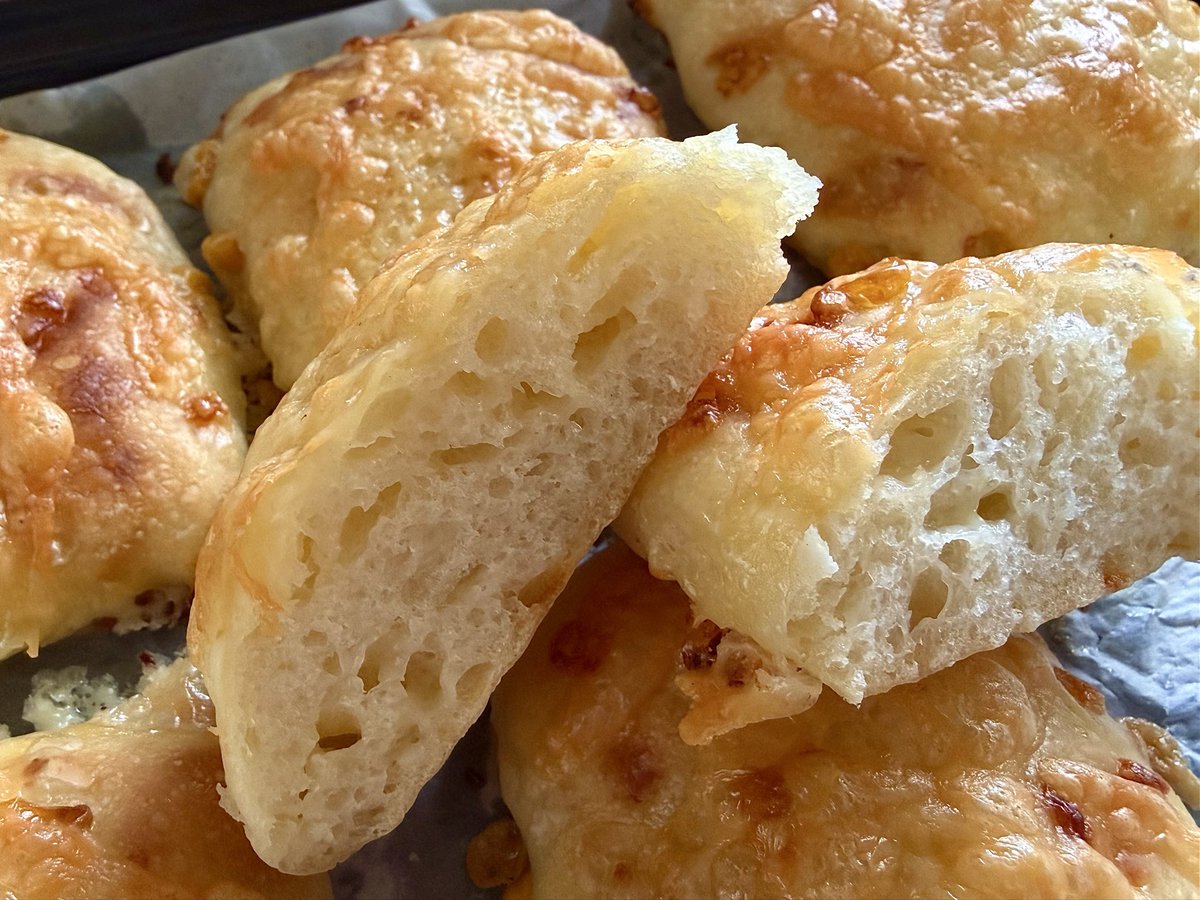 oyatuhapurin55's tweet image. コーンとチーズのパン

生地を切り分けて、チーズをのせて焼きます。コーンのムラが😅🌽

#パン
#手作りパン
#チーズ
#コーン