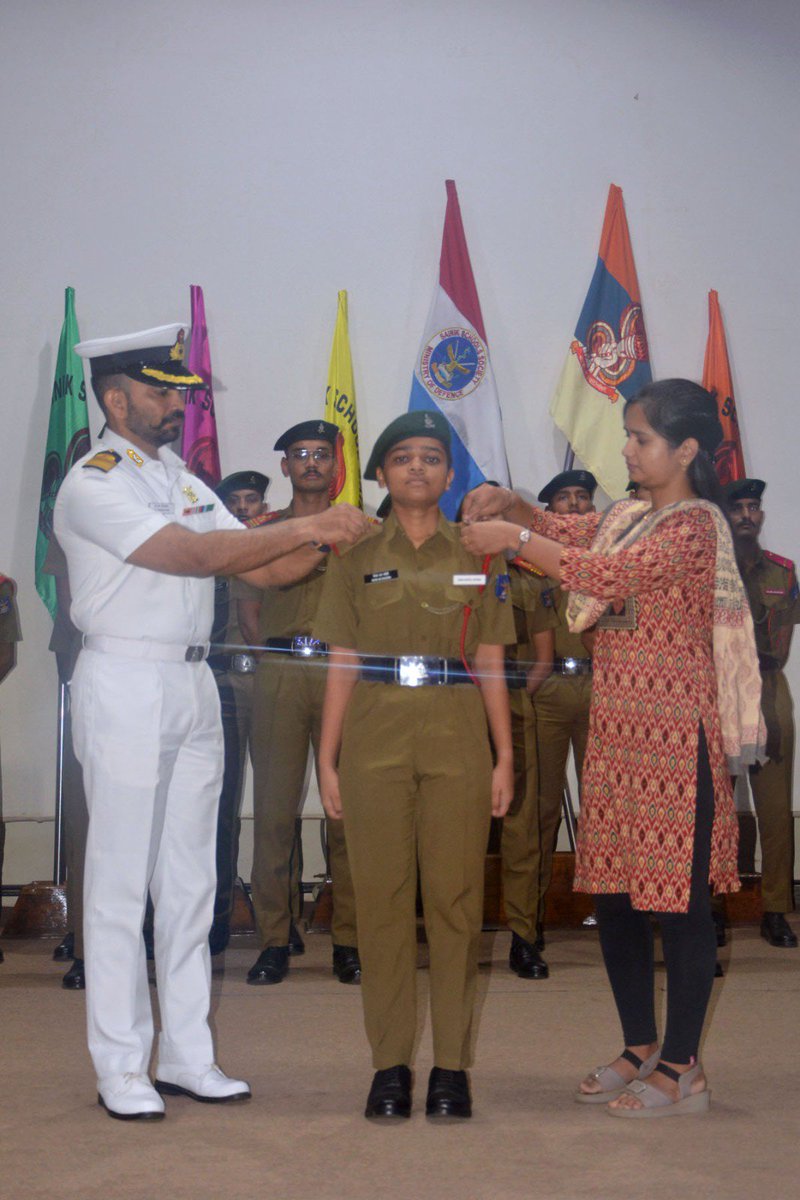 sainik_satara's tweet image. Sainik School Satara hosted its Investiture Ceremony on 25 April 2027, formally inducting School Cadet Appointments. With epaulets conferred and a solemn pledge taken, our new leaders step forward to serve with integrity and discipline. 🇮🇳
#FutureLeaders #SainikSchoolSatara