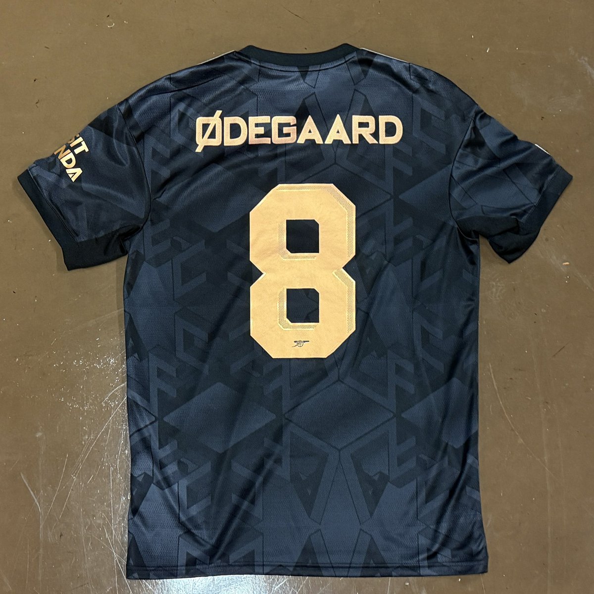 コシェル兄 tweet media