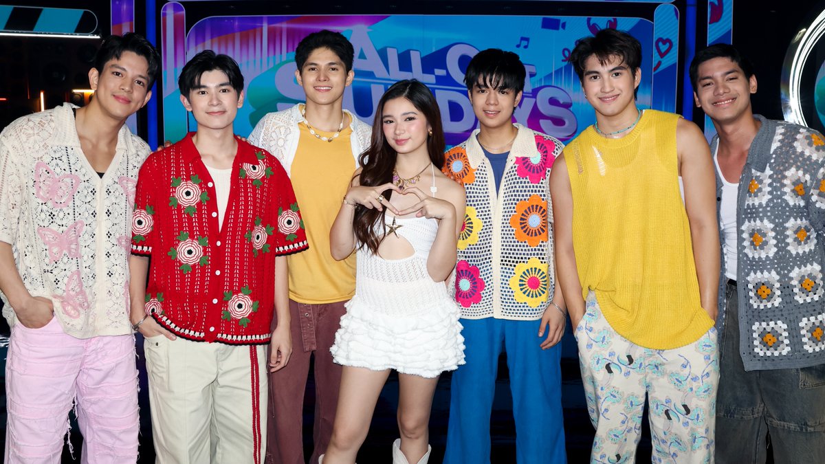 AllOutSundays7's tweet photo. Charm at kilig ang hatid ng OG Cuties with #SofiaPablo! 💖 #AllOutSundays #AOSBigayTodo

Tumutok lang sa GMA ng 12 NN at Kapuso Stream every Sunday on GMA’s Facebook and YouTube. https://t.co/MM9P40TUyY