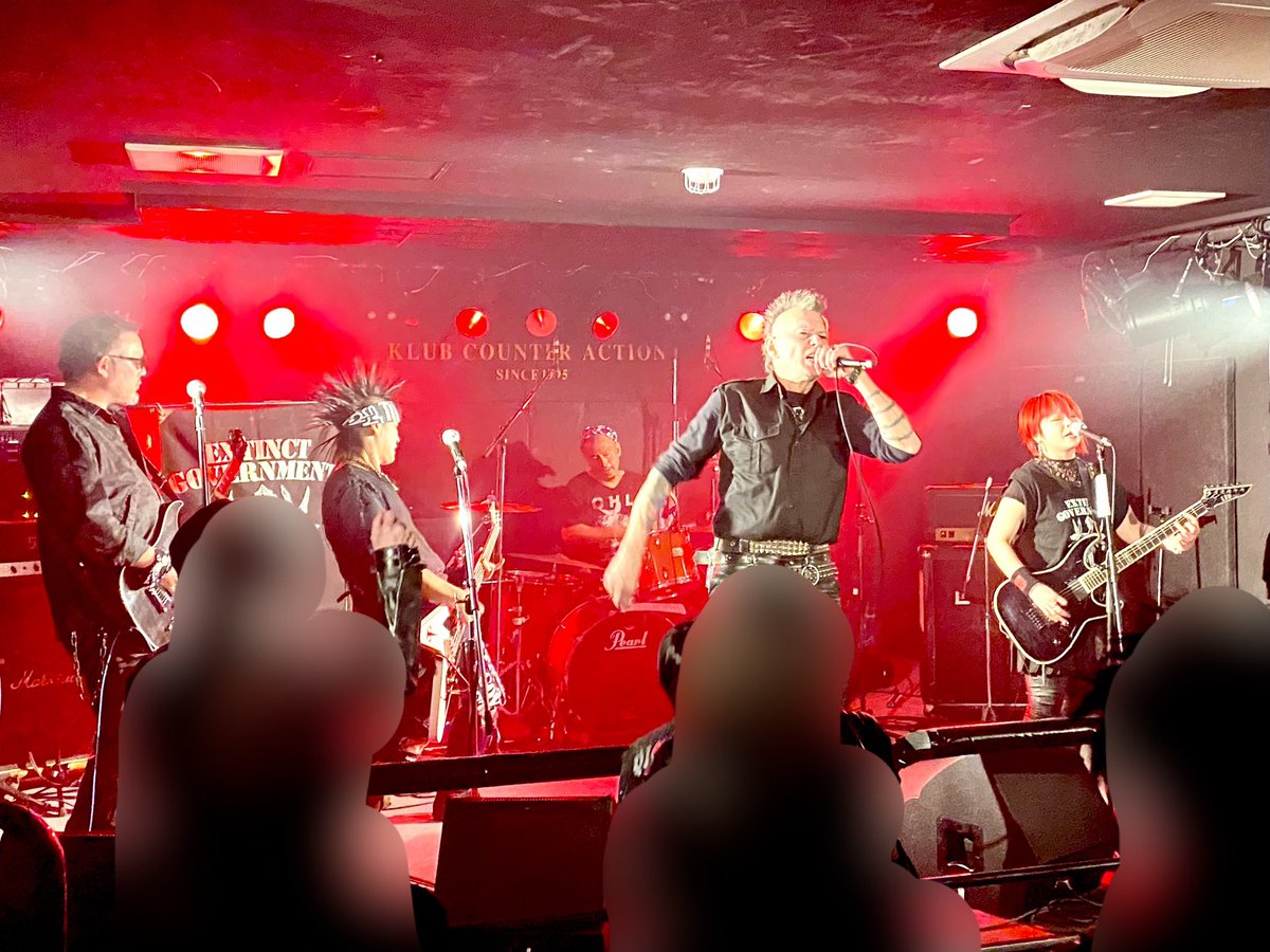 ViP。♪DISTRESS ライブラストに爆発的に騒いで高速で終わってく感じがほんといい！
HYENA、カッコよかったね。喋らなきゃ笑。公彦さんに挨拶したらピックくれた！3枚も！！
東京からEXTINCT GOVERNMENT。赤髪の女の子、グイグイきてて勇ましかったー！