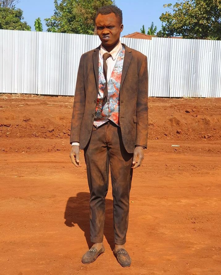 Got Bluetooth mukombi &amp; Played Gaffa 25 haaaa shit that song is a banger but uchi deepisa hako.

Ndaiti ndikasvika 25
Ndaigaya ndenge ndane better life
Ka jagwa, kaden neka nice 
Ndaigaira ka life keku denga denga!