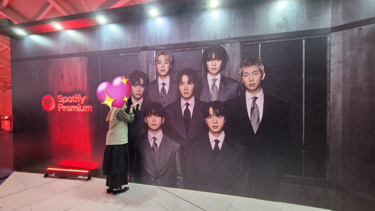 Seru bangettt...instalasinya keren dapet temen baru dan bisa photo2 sama kesayangannn <a href="/SpotifyID/">Spotify Indonesia</a> #SWIMSIDE #SPOTIFYxBTS