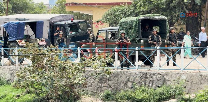 मैलै भन्दै आएको छु यो जंगी अड्डाको सरकार हो। त्यसैले यसलाई परिचालन हुन न संकटकाल लगाउँनु पर्छ, न मन्त्री परिषदले स्वीकृति दिनुपर्छ ।  सैनिक ऐनको दफा ३८कअनुसार सिंहदवार जोगाउन मन्त्रीपरिषदको स्वीकृति चाहिने अहिले नचाहिने? भदौ २३-२४ को योजनाकार र कार्यन्वयनकर्ता नै अशोक सिग्देल हो।