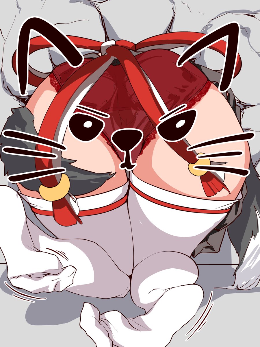 ネコが壁に…
ハマっちゃったみぉーん