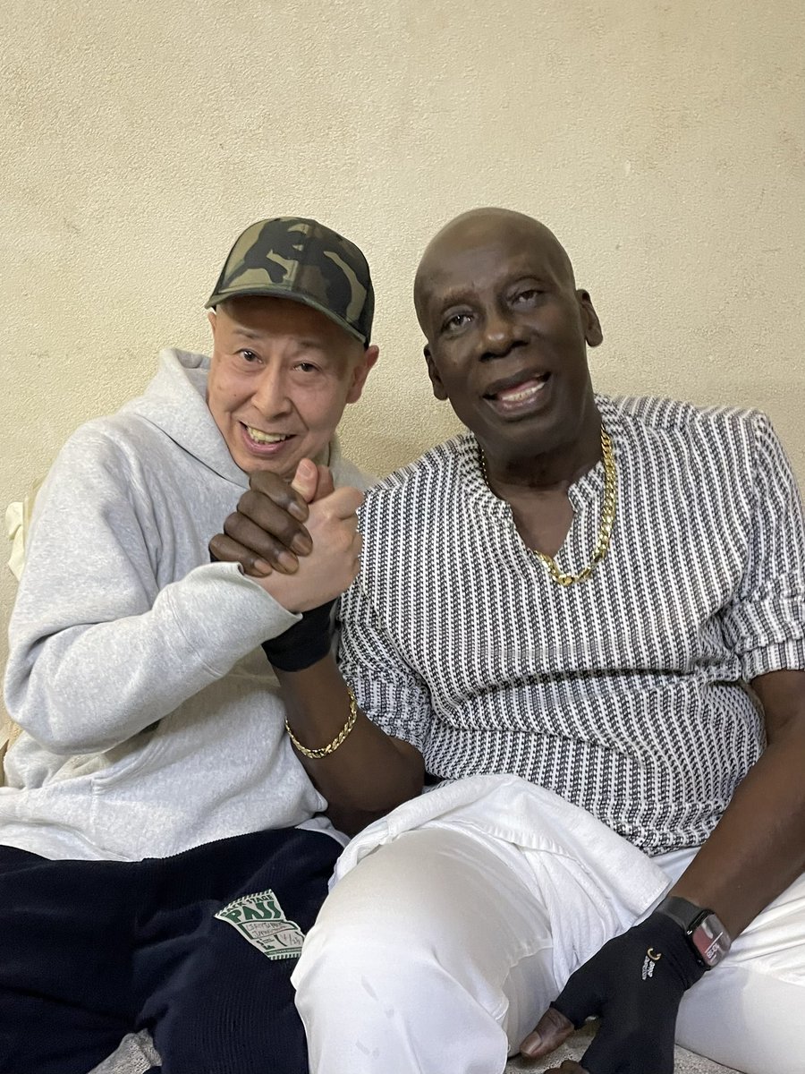 PAPAWICKY tweet media