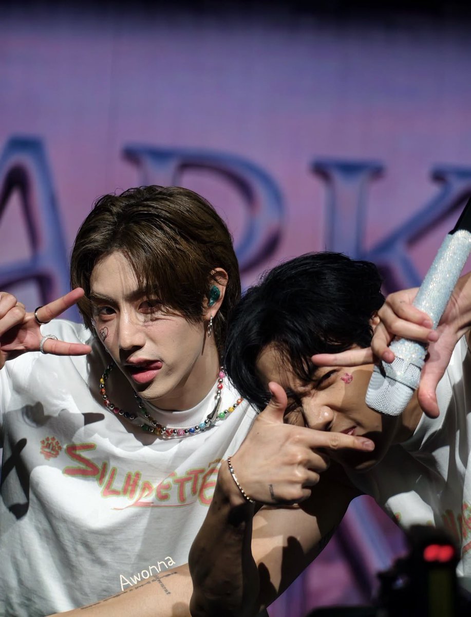 JacksonwangNoey's tweet photo. รักพวกนายน้าา❤️💜
#mtbb 
#markbam 
#มาร์คแบม 
#MARKTUAN 
#BAMBAM https://t.co/SAY1Y8U1ba