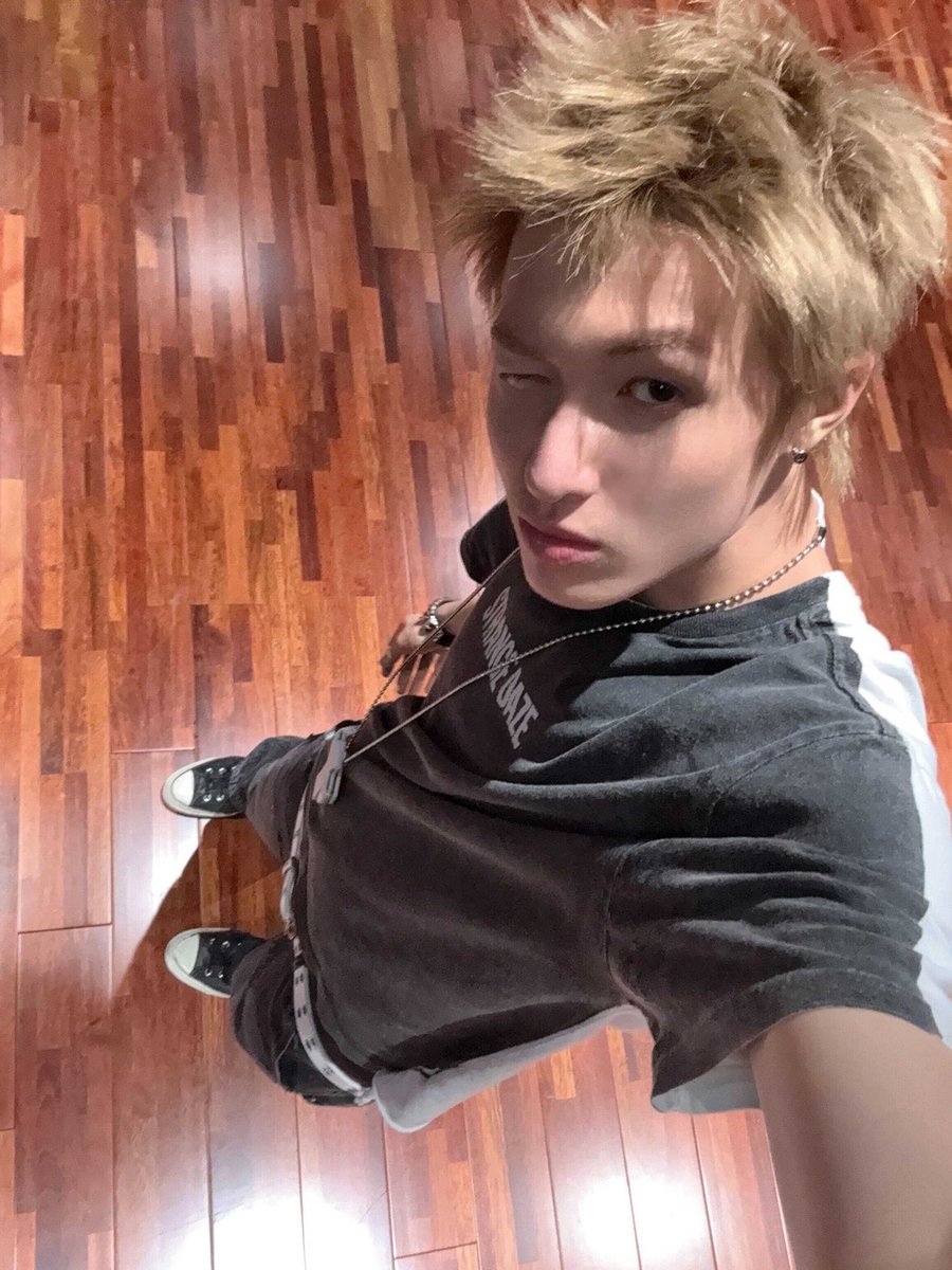 val⁷ • 𝘨𝘳𝘦𝘦𝘯𝘨𝘳𝘦𝘦𝘯 tweet media