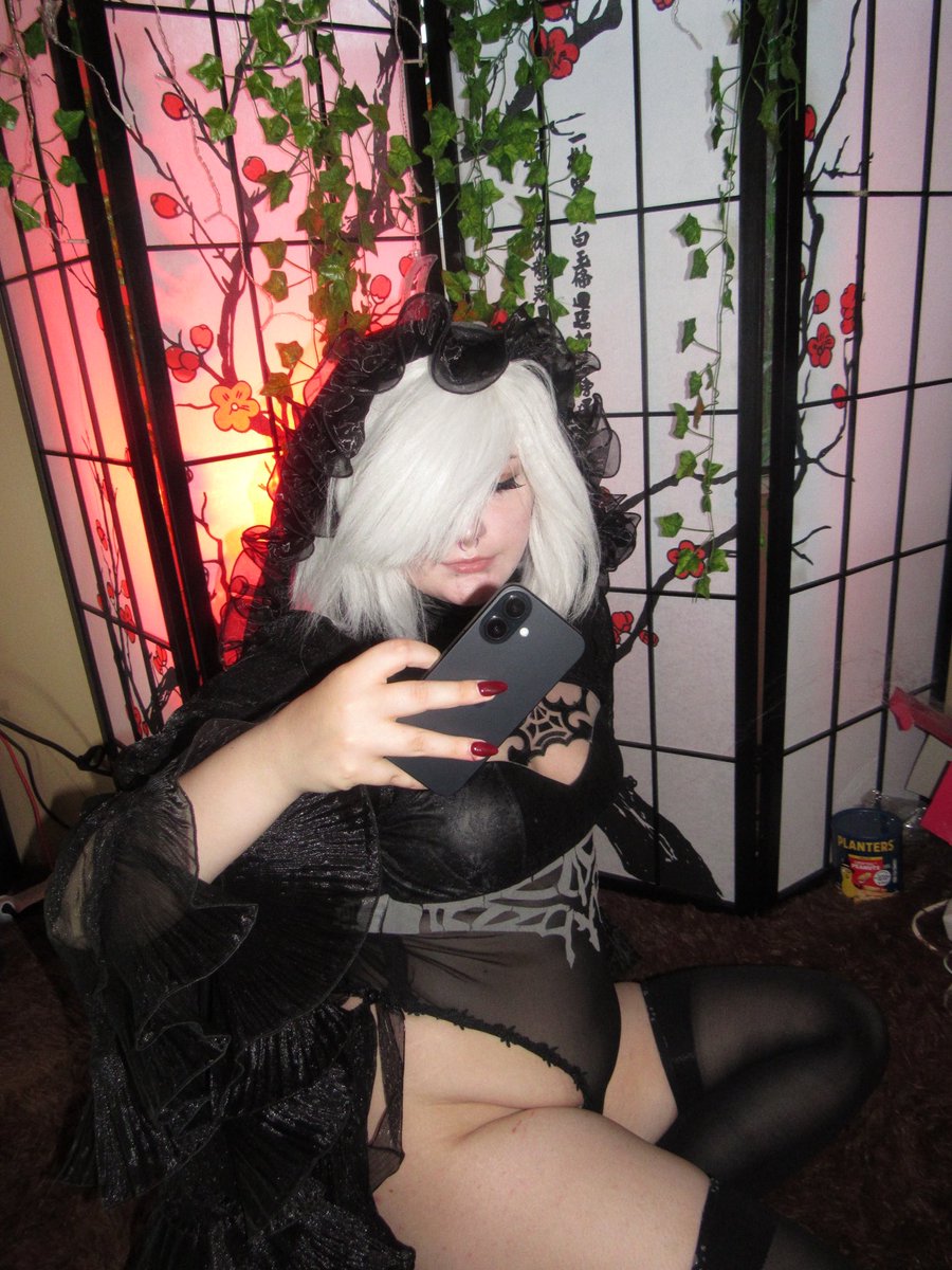 Grav3yardArtist's tweet photo. 2b ASS in celebration of my page being revived !!!
#nier #nsfwtwt #nier2b https://t.co/pTctUkKRvB