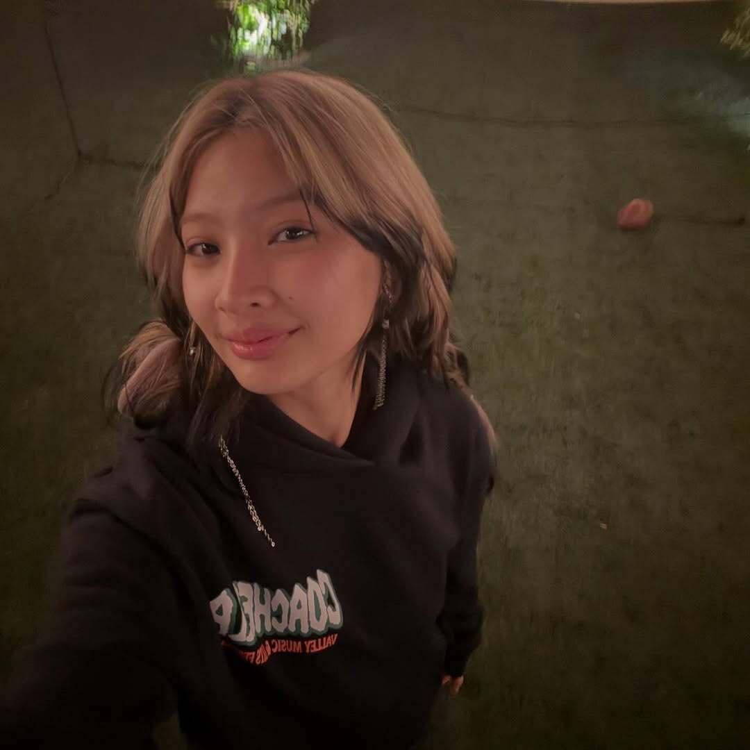 BINI member na si Colet, nag-post ng ilang photos habang siya'y nasa California para sa Coachella 2026.

"Rest well, you did so great representing us," wika naman ng isang fan sa comment section ng nasabing post.

(Instagram/bini_colet)