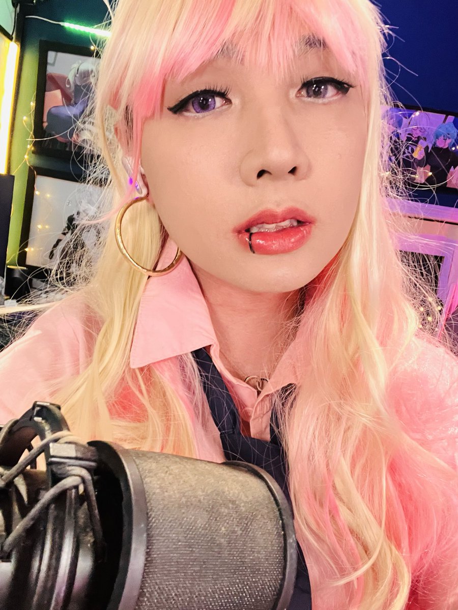 Blondie Rox tweet media