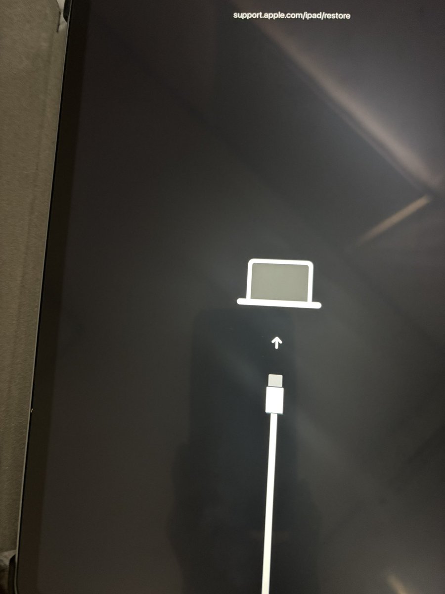 これの治し方わかる方いませんか。😭
