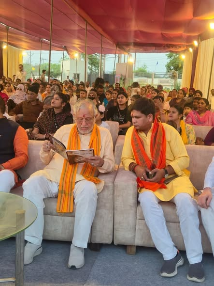 1AjayPratap's tweet image. हरी प्यारी सरस्वती विद्या मंदिर सीनियर सेकेंडरी स्कूल के वार्षिक उत्सव में मुख्य अतिथि, माननीय वित्त मंत्री उत्तर प्रदेश सरकार श्री सुरेश कुमार खन्ना जी के साथ सम्मिलित होकर विद्यार्थियों के उत्साह एवं प्रतिभा को सराहा।

#AnnualFunction