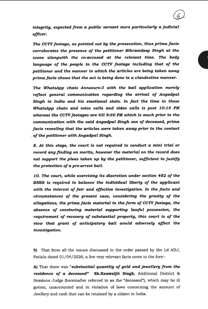 ReformJudiciary's tweet photo. BAG AND BOXES FULL OF GOLD, JEWELLERY &amp; CASH STOLEN BY A JUDICIAL OFFICER FROM THE HOUSE OF ANOTHER JUDICIAL OFFICER ?

The LD ADJ, Patiala Shri Harinder Sidhu on 01/04 2026  had passed a very courageous order, in which it was stated that Bags and Boxes full of Jewellery,  1/5 https://t.co/GkJKFhufIn
