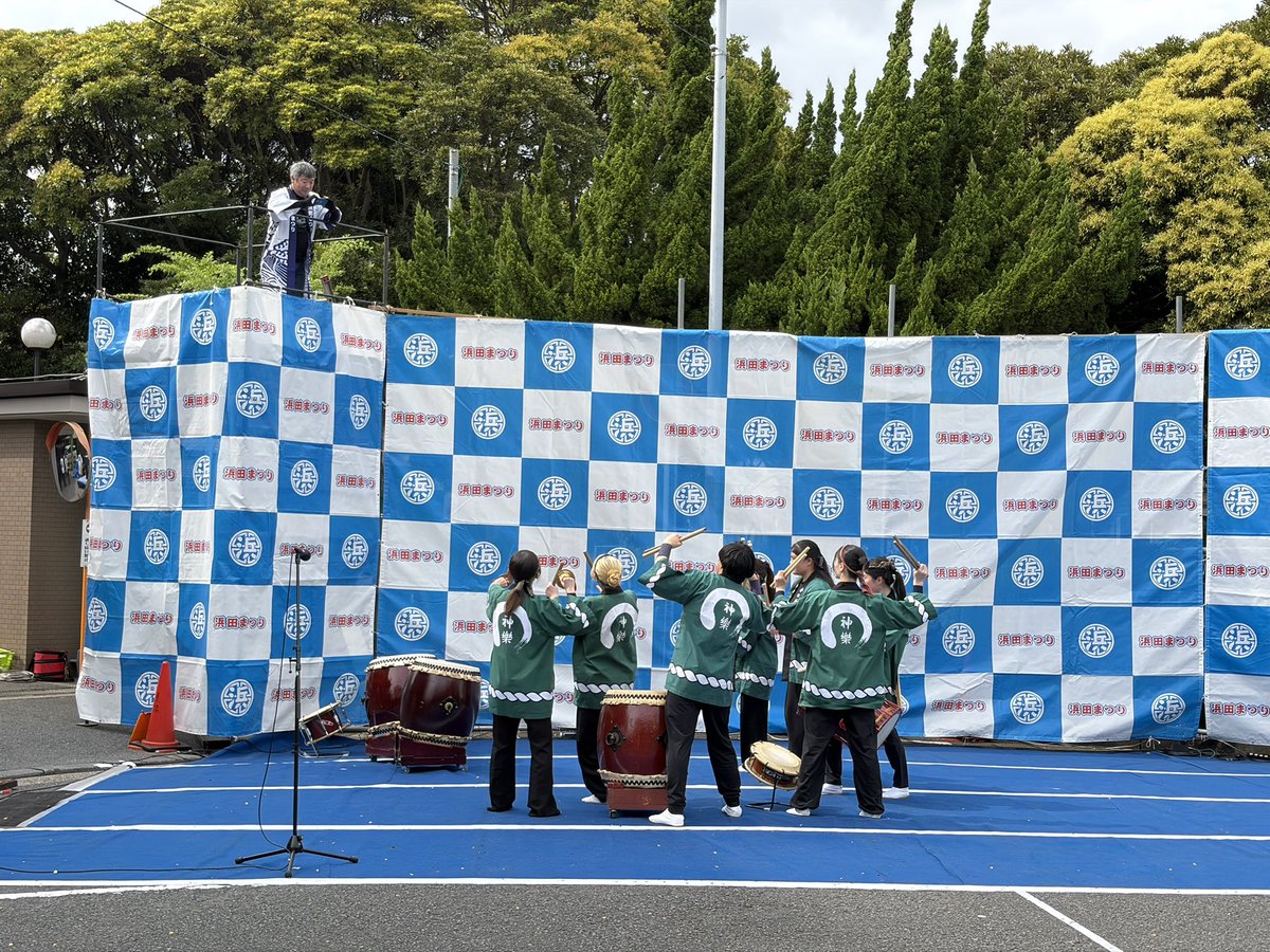 hamadamatsuri's tweet photo. 神田外大和太鼓 神楽の皆様素敵なステージありがとうございました！！ #浜田まつり #幕張 https://t.co/Gbudrcv995