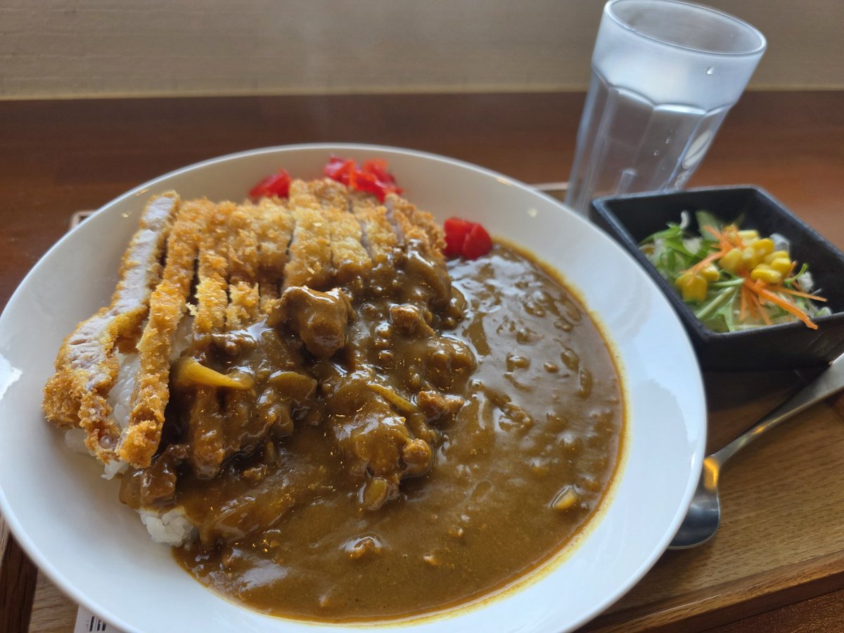 金沢カレーではなくて、普通のカレーもね。良いもんよね。