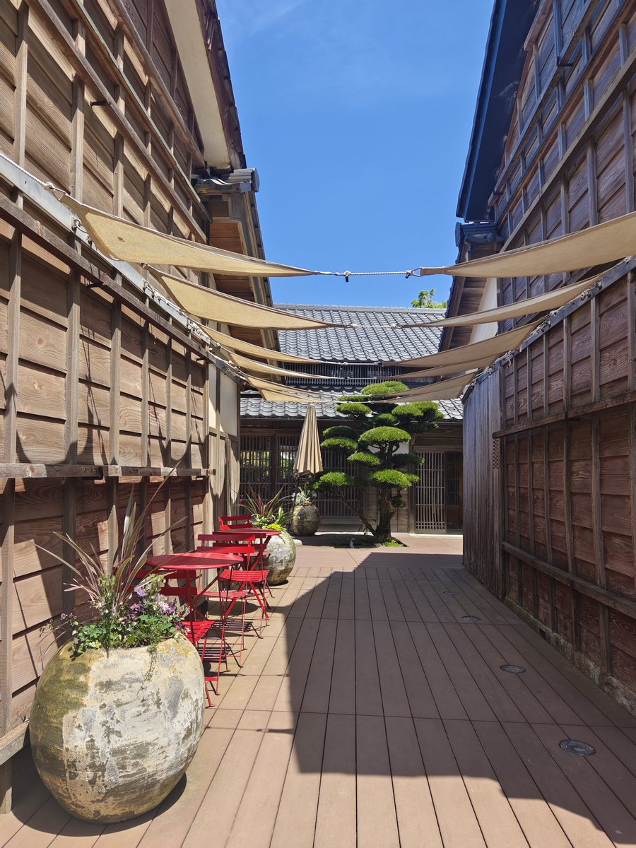 𝐾𝑎𝑟𝑒𝑛 tweet media