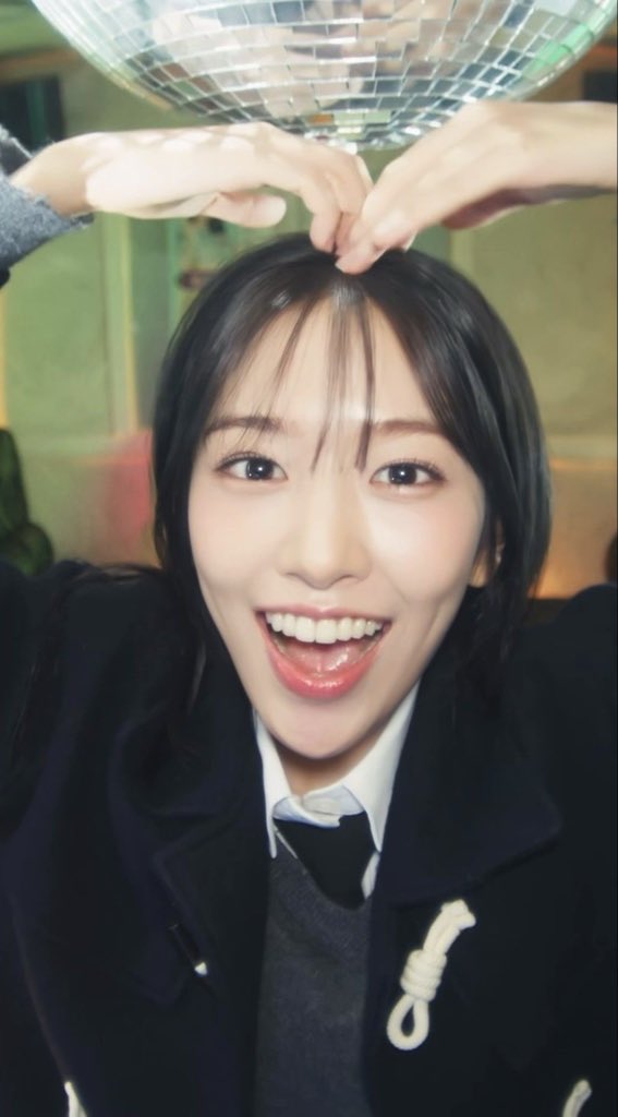 Ria, day 1 ive pcd tweet media