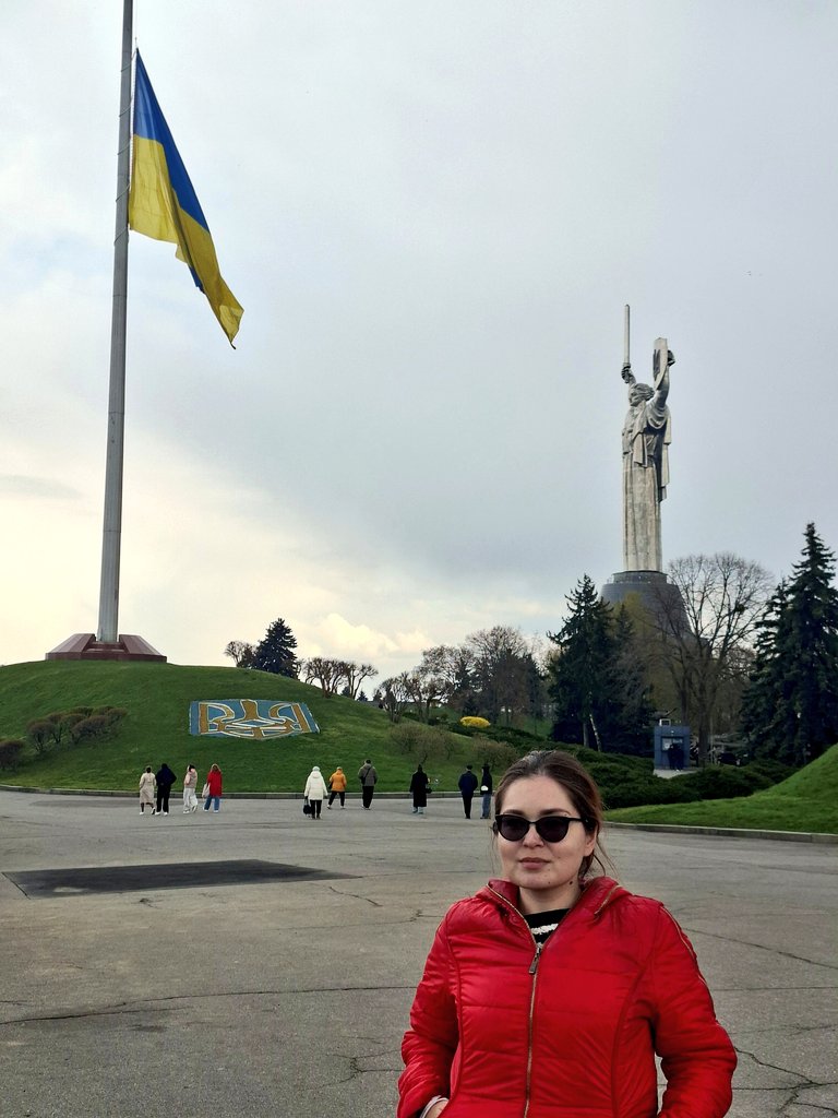 Мрії мають збуватися. Я мріяла опинитися в цьому місці. Також я мрію, щоби військовим вистачало турнікетів, в цьому ви можете мені допомогти 🥹
send.monobank.ua/jar/Af3QyiKEat