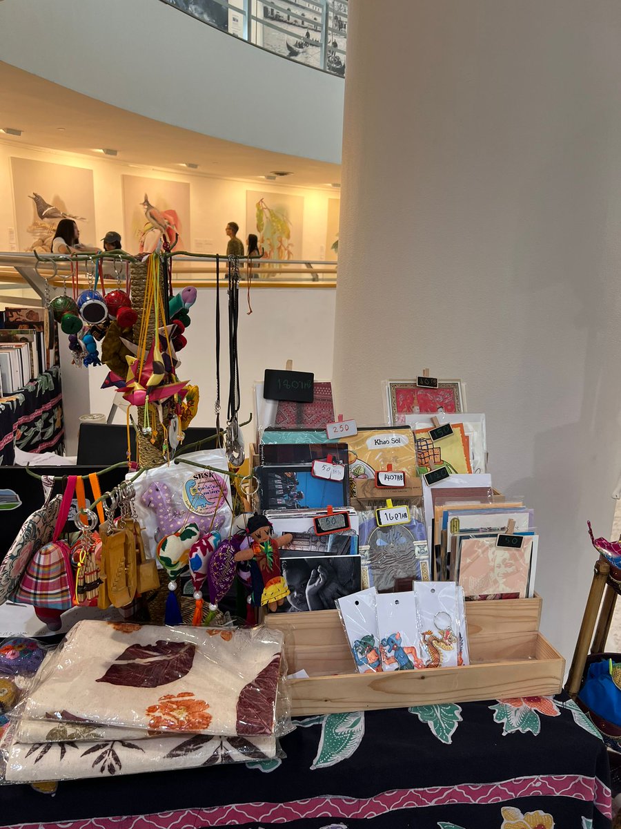 SEAJunction's tweet image. #HappeningNow
Last chance this month to explore our "Southeast Asia Mini Book &amp;amp; Craft Fair " 📚✨
Join us today at SEA Junction (4th Floor, BACC).
#SEAjunction #BookFair #CraftFair #SoutheastAsia #Bangkok