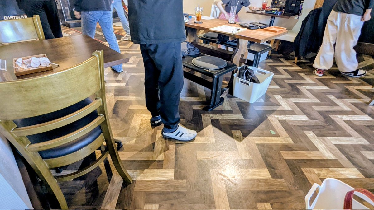 DOJO3298627's tweet image. 本日🎯第一回
高校生ダーツ交流会
はじまりました😊
なんか、いい空気。
常連さんたちの応援が
あたたかい。
#DOJO #高校生ダーツ #高校生ダーツ交流会 #ダーツ #仙台ダーツ