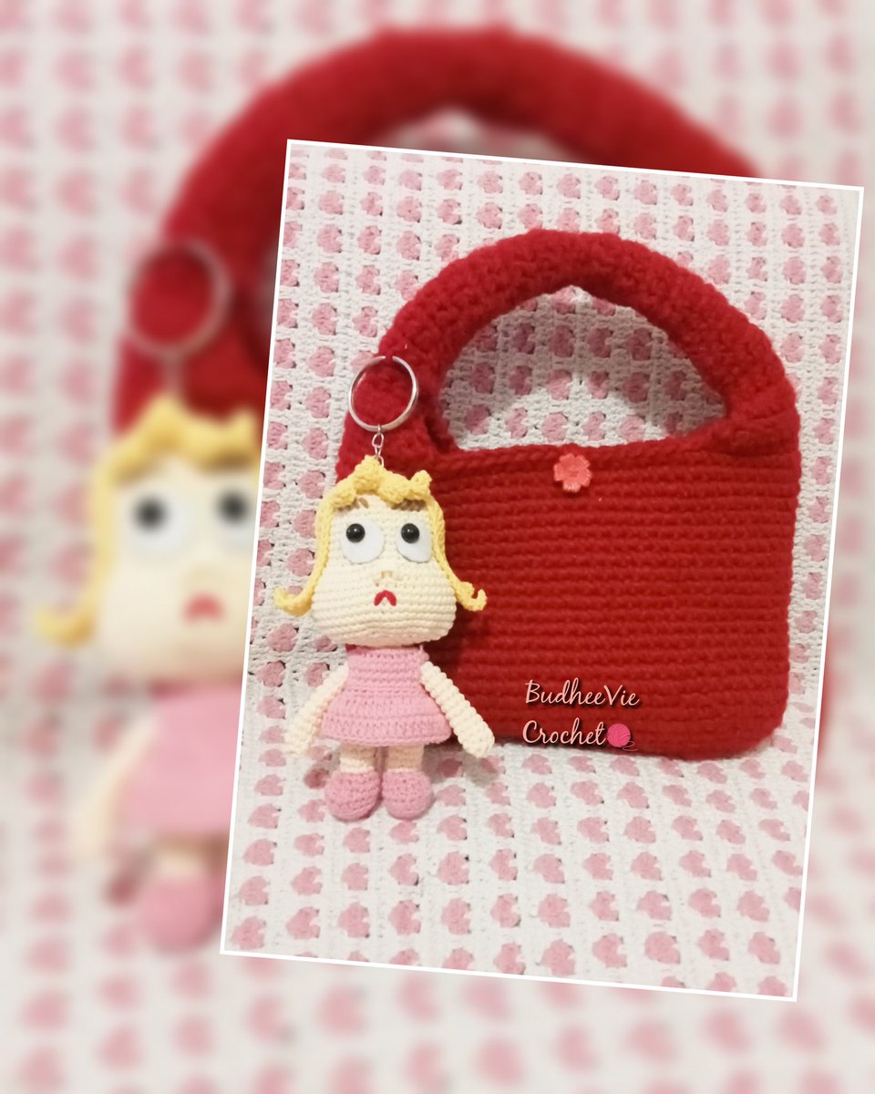 budhee_vie's tweet image. 👜 mini bag 🧶👜 #crochet #merajut #handmade #amigurumi #keychain #26.4.26 🧶👜