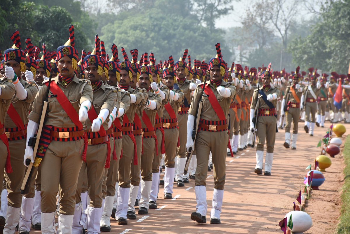 उत्तर प्रदेश पुलिस भर्ती बोर्ड द्वारा अपनायी गई निष्पक्ष प्रक्रिया ने पुलिस बल को सबसे योग्य जनशक्ति प्रदान की है । 
#UPPolicePOP
#UPPolice