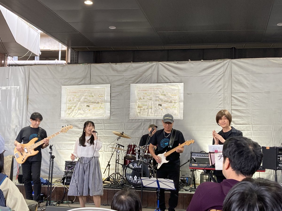 ゆっこさんLIVEへ行ってきましたぁ♪
バンドも最高😃
上手いし、可愛いし
次は大宮とか。。
また観に行きたいぃ
素敵なLIVEでした。