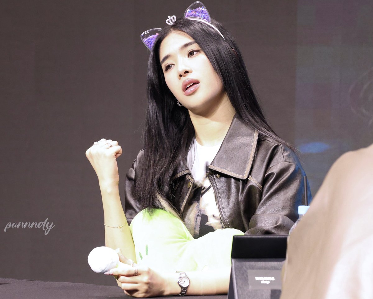 sonowucanhateme's tweet photo. 260425 PINKY UP weverse fansign 

💜

#소피아 #SOPHIA  #캣츠아이 #KATSEYE 
#katseye_sophia #sophia https://t.co/kugSNQMQ6Y